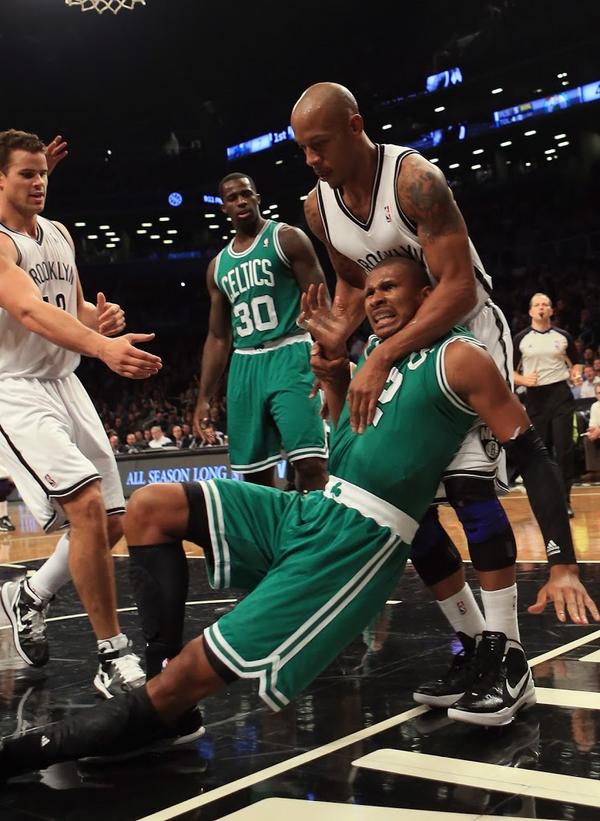 【犯规解析】比赛中那些令人尴尬的犯规瞬间集锦的简单介绍 【犯规解析】比赛中那些令人尴尬的犯规瞬间集锦的简单介绍