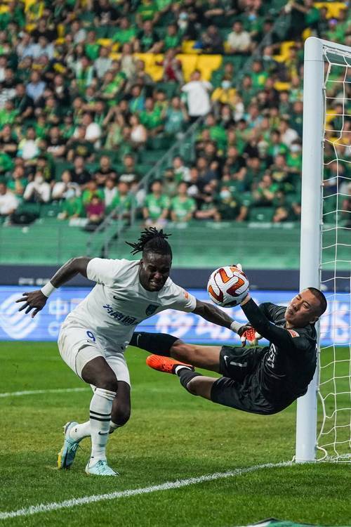 关于英超旷世逆转,比分4-3,比赛中关键人物贡献两球,成功抢断70%,控球率65%的信息 关于英超旷世逆转,比分4-3,比赛中关键人物贡献两球,成功抢断70%,控球率65%的信息