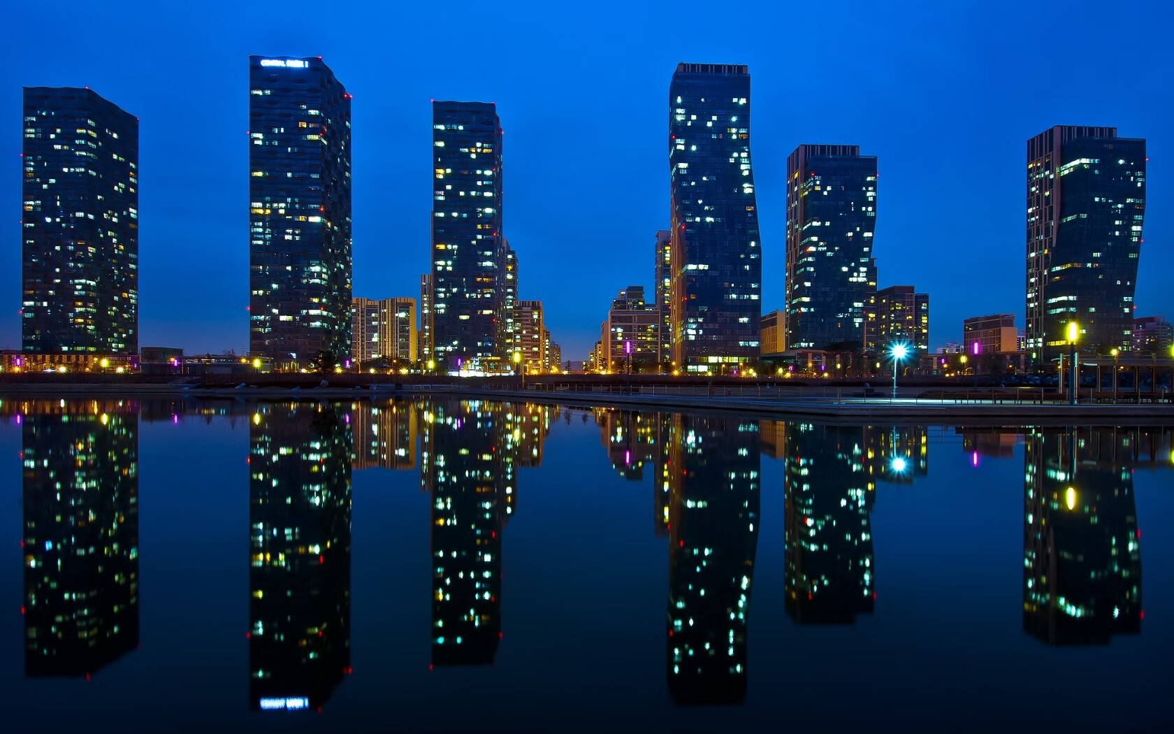 皇家马德里客场3-0完胜莱加内斯，积分紧追巴萨，皇家马德里 主场