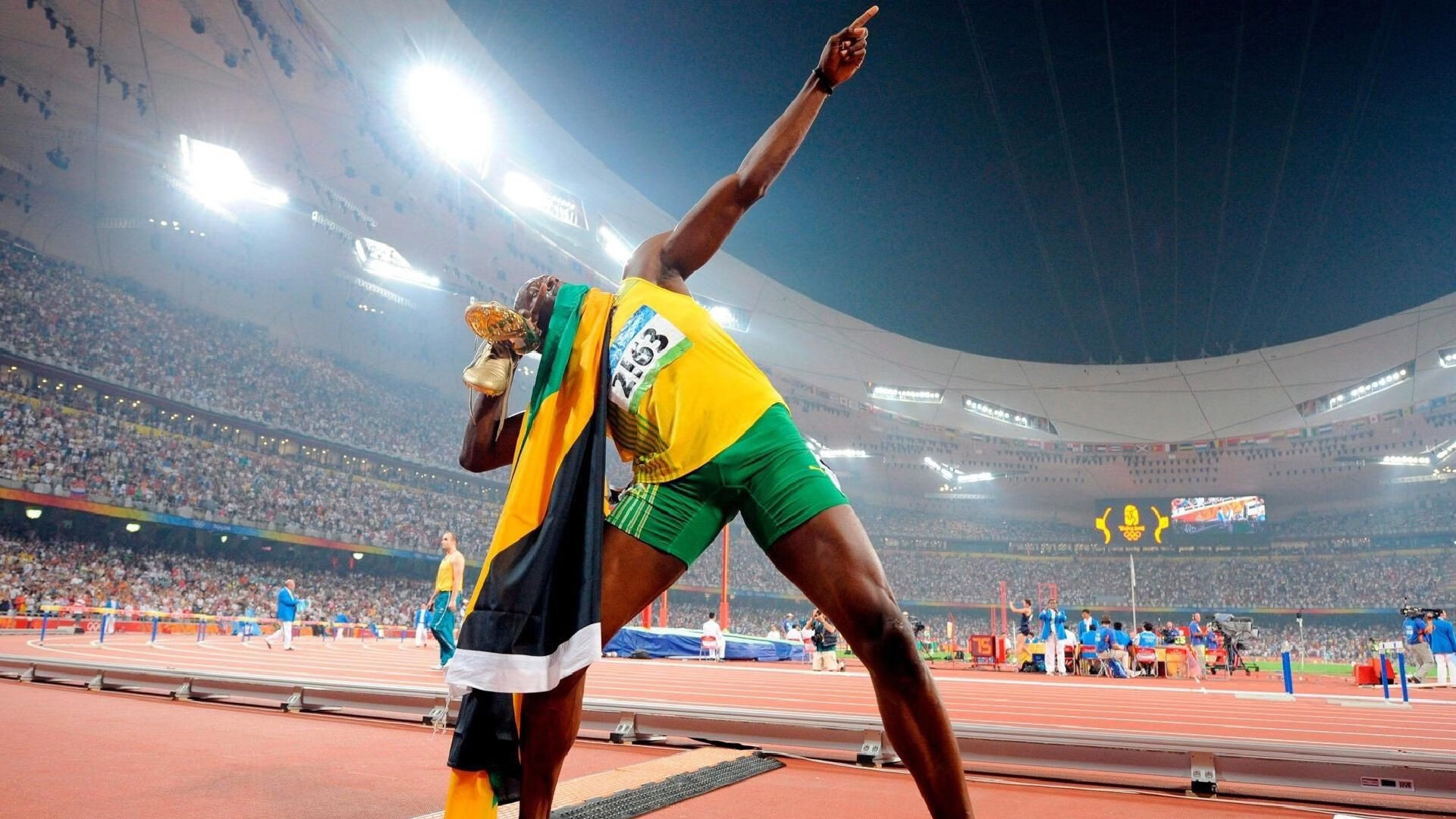 开云-赛场外：粉丝的爱情故事与支持力量，赛场之外的精彩作文